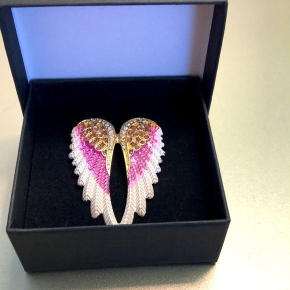NEW BEAUTIFUL ANGEL PIN (BROOCH) - Picture 1 of 5